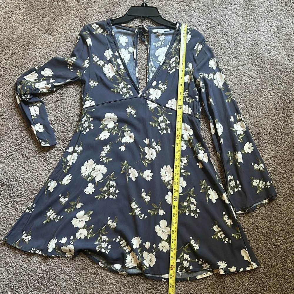 O'Neill Navy Floral Long-Sleeve V-Neck Dress - Picture 10 of 13